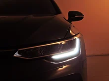 VW Golf Rabbit eHybrid DSG 150 kW in Delfingrau Metallic