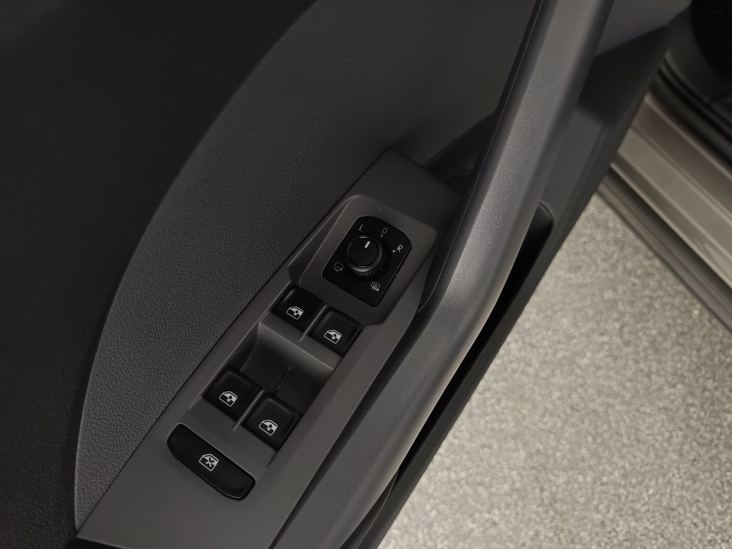 VW T-Cross Life TSI DSG | Bild 11 von 32