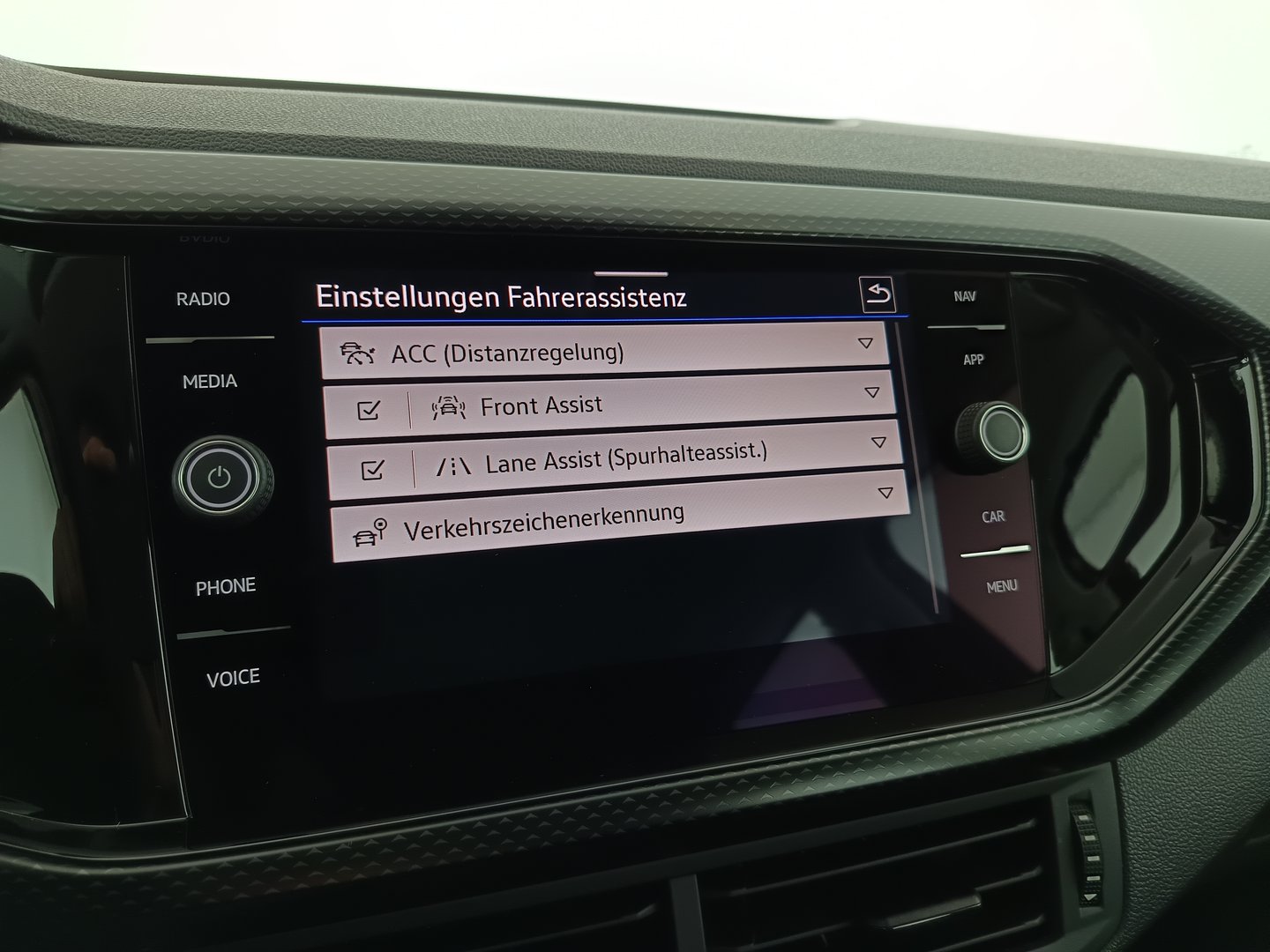 VW T-Cross Life TSI DSG | Bild 23 von 32