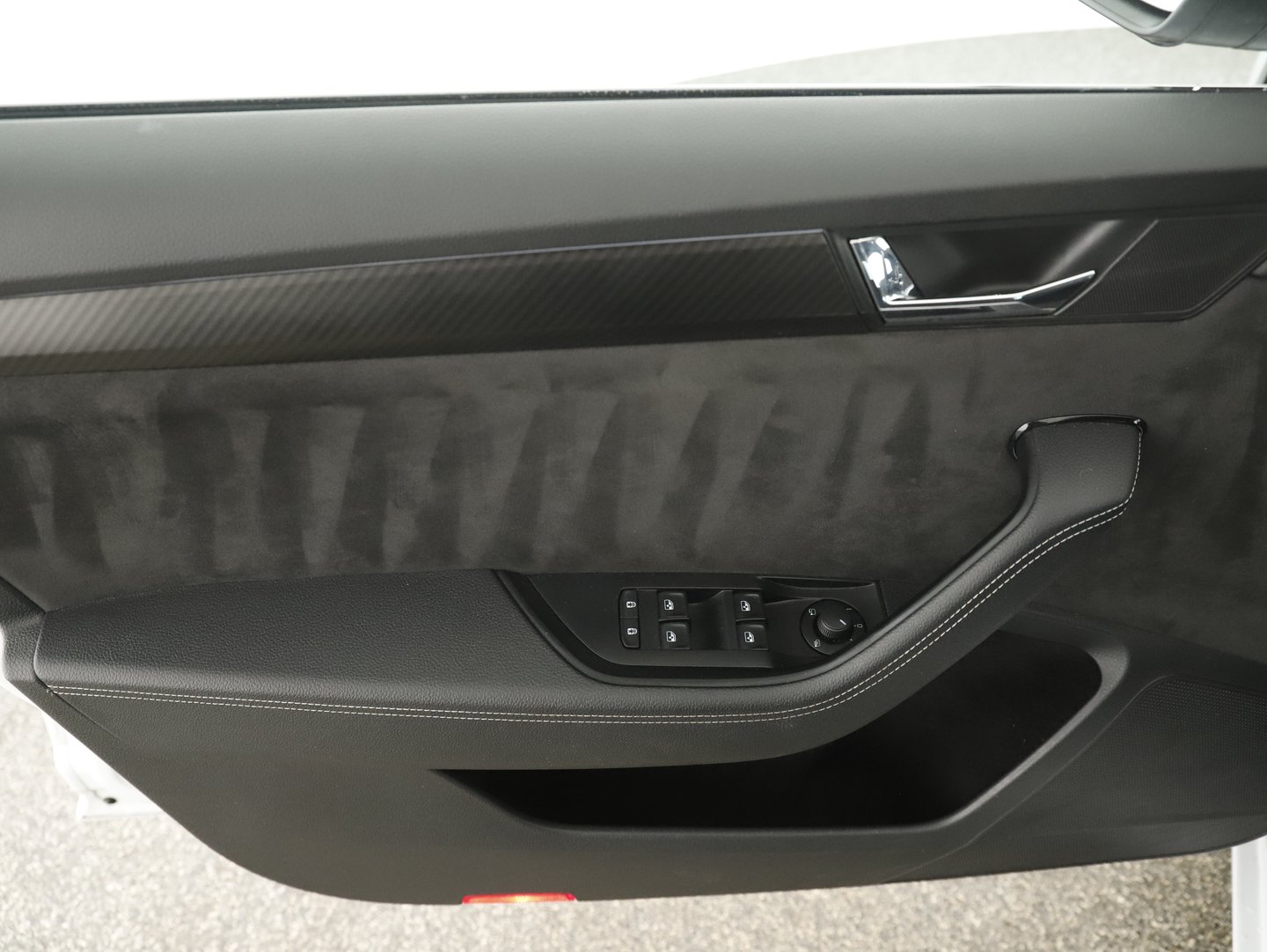 Škoda SUPERB Combi iV SPORTLINE DSG | Bild 4 von 14