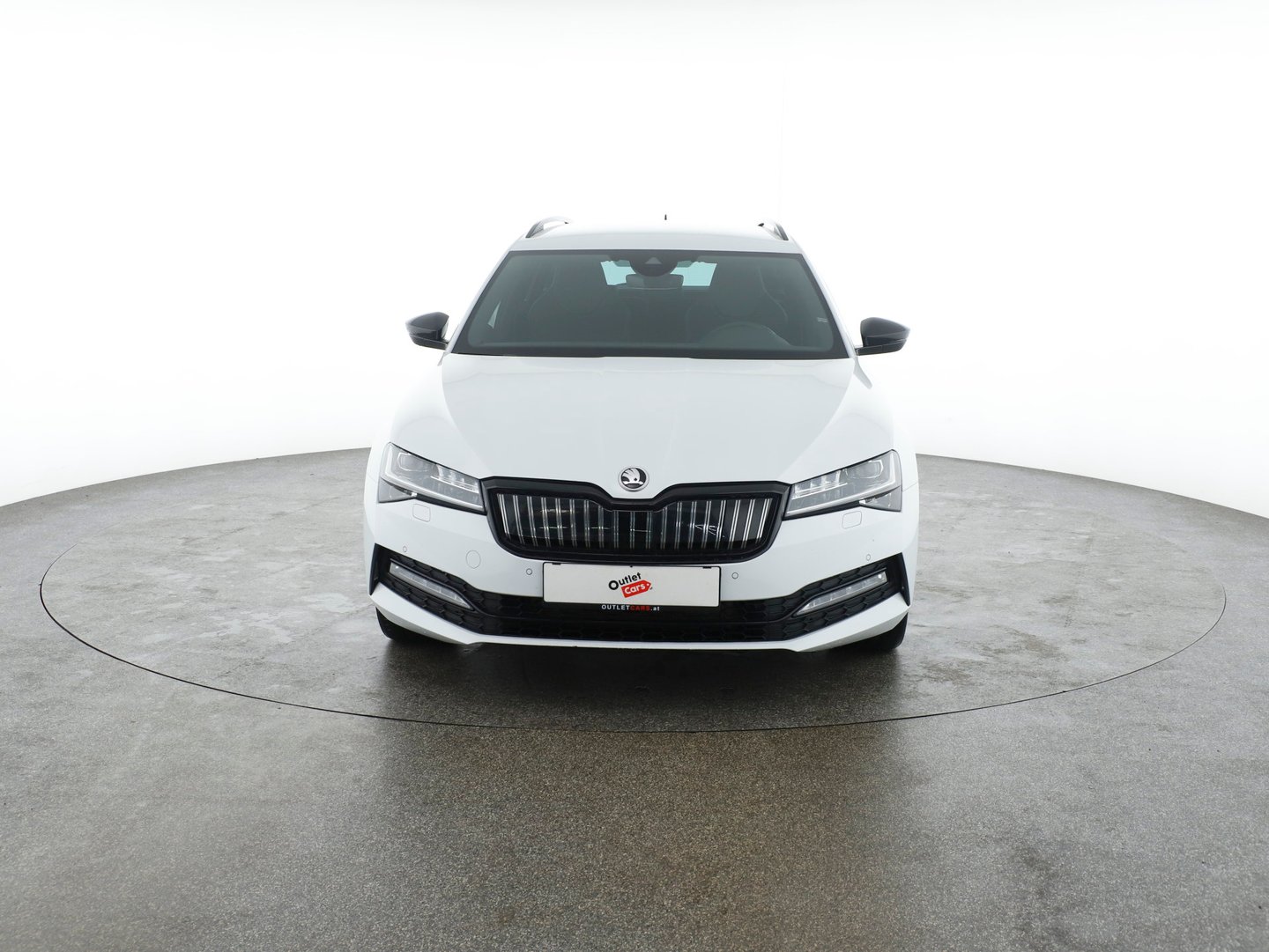 Škoda SUPERB Combi iV SPORTLINE DSG | Bild 2 von 32