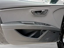 SEAT Leon Kombi Xcellence TSI in Nacht-Schwarz Metallic