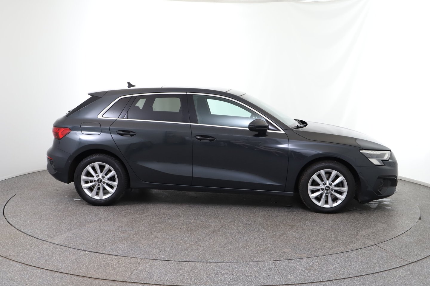 Audi A3 Sportback 35 TDI | Bild 6 von 28