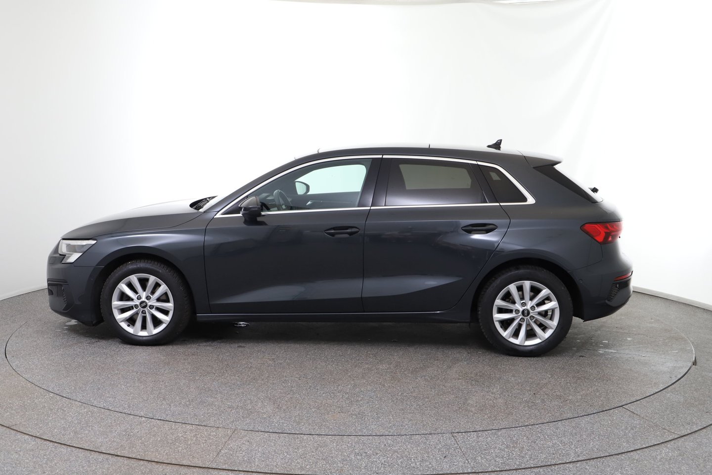 Audi A3 Sportback 35 TDI | Bild 2 von 28