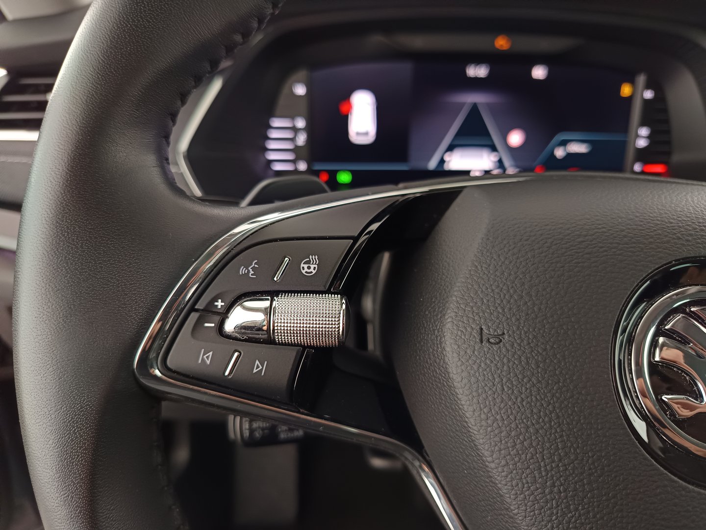 Škoda OCTAVIA Combi Style TDI DSG | Bild 16 von 32