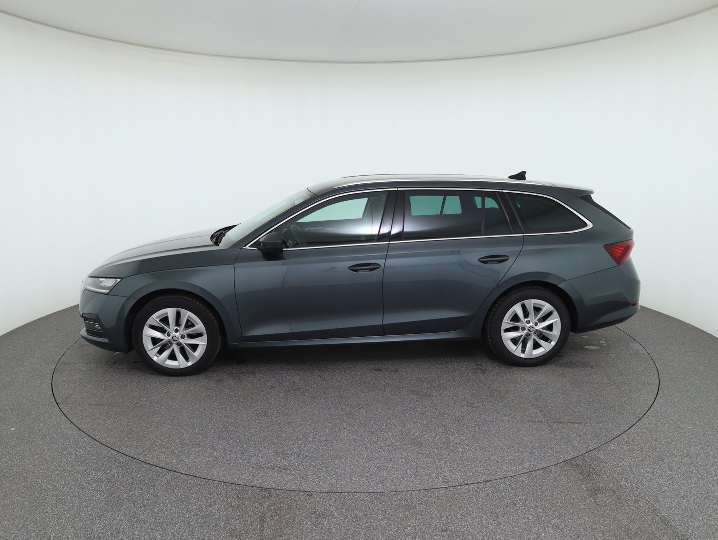 Škoda OCTAVIA Combi Style TDI DSG | Bild 8 von 32