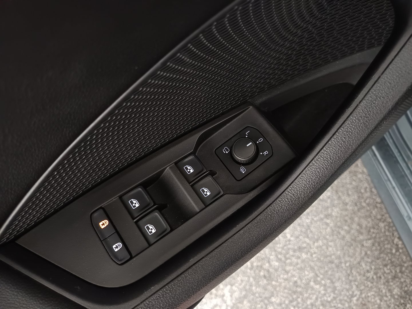 Škoda OCTAVIA Combi Style TDI DSG | Bild 11 von 32