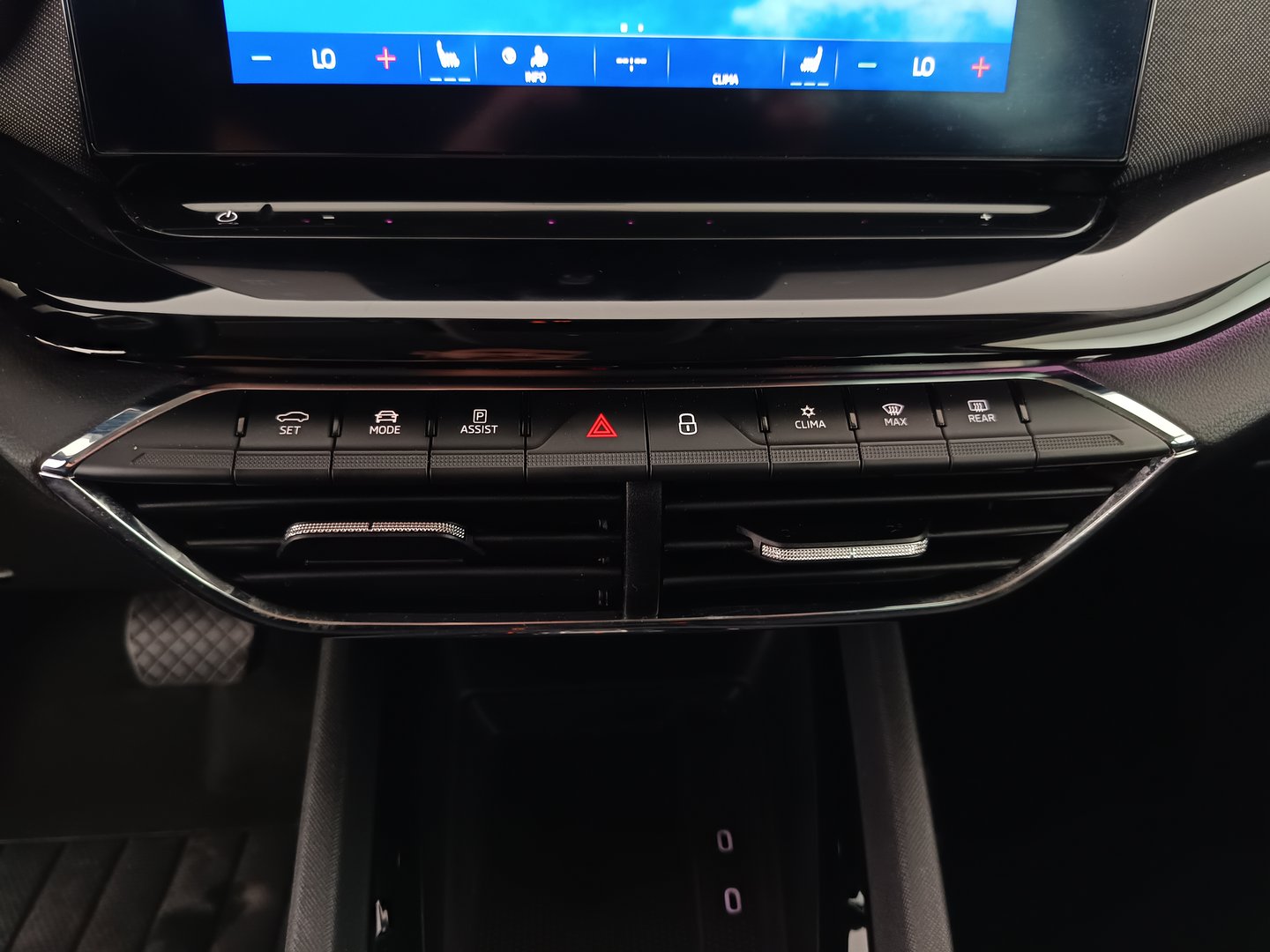 Škoda OCTAVIA Combi Style TDI DSG | Bild 26 von 32