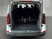 VW Caravelle Kombi Caravelle LR TDI in Clear White
