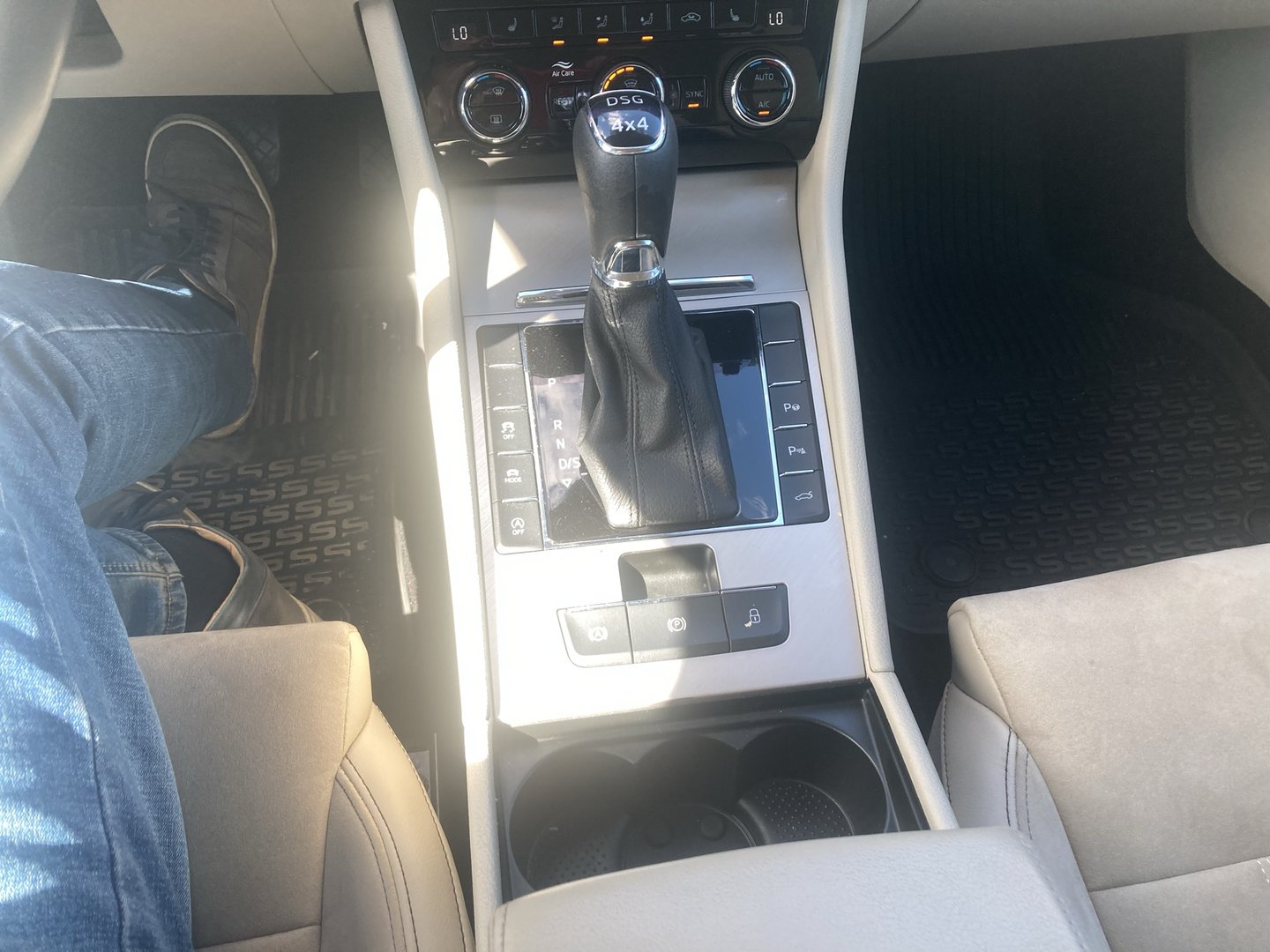 Škoda SUPERB 4x4 Style TDI DSG | Bild 24 von 26