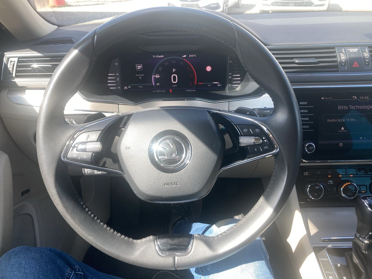 Škoda SUPERB 4x4 Style TDI DSG | Bild 18 von 26