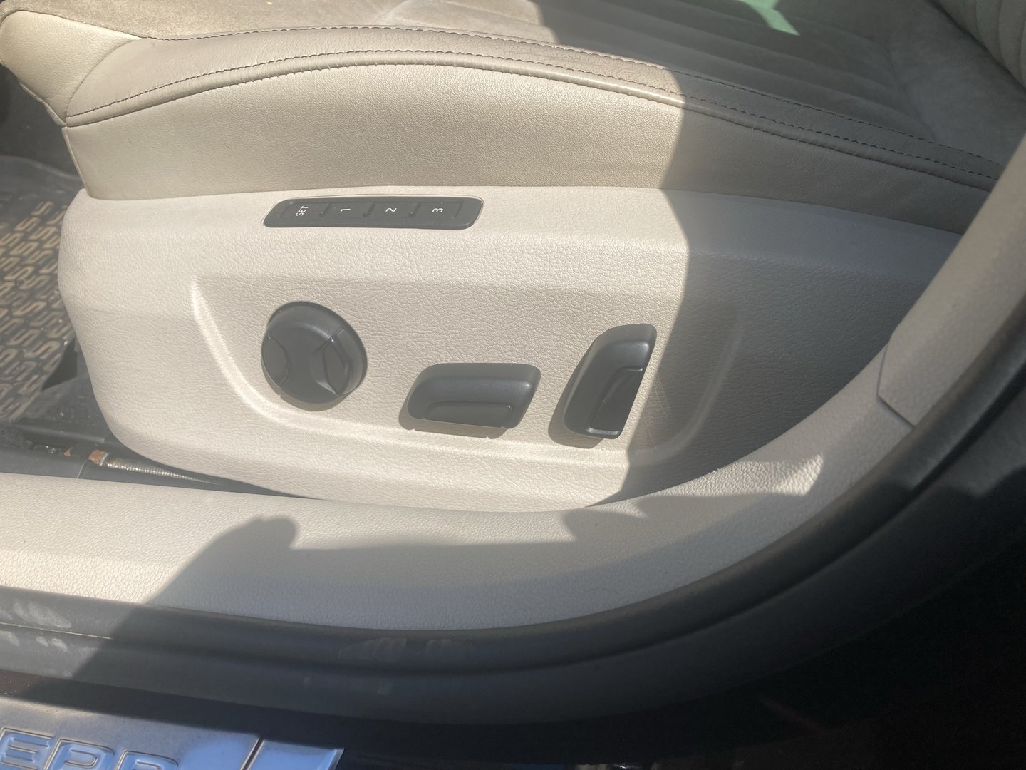 Škoda SUPERB 4x4 Style TDI DSG | Bild 14 von 26