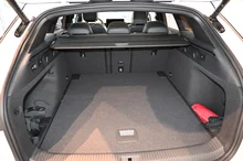 VW ID.7 Tourer GTX 4MOTION 250kW Business in Gletscherweiß Metallic Dach Schwarz