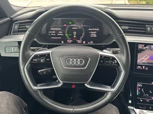 Audi e-tron 50 quattro 230 kW Business in Manhattangrau Metallic