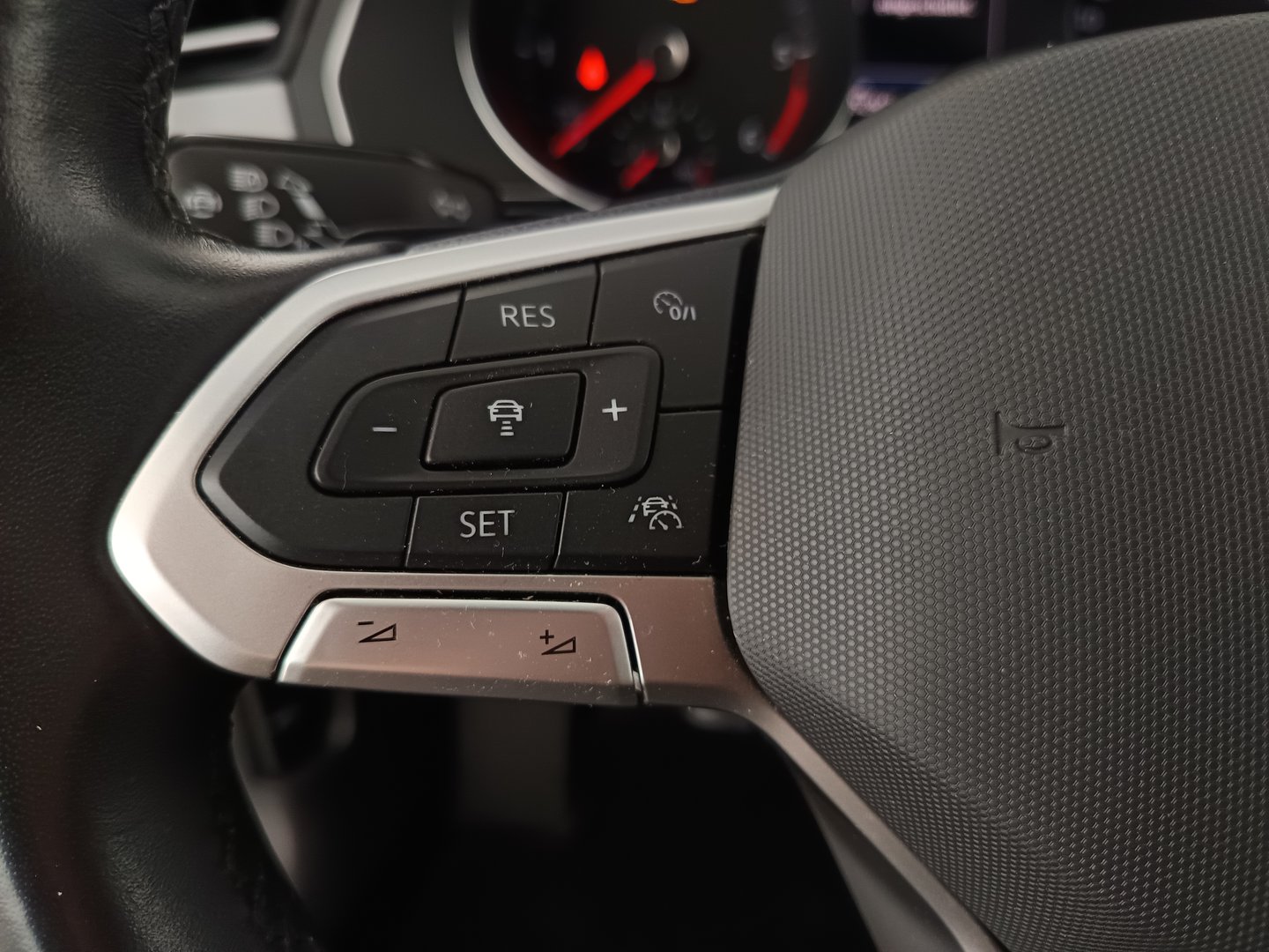 VW Passat Variant Business TDI DSG | Bild 16 von 35