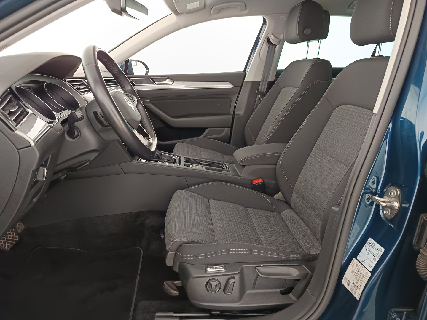 VW Passat Variant Business TDI DSG | Bild 13 von 35