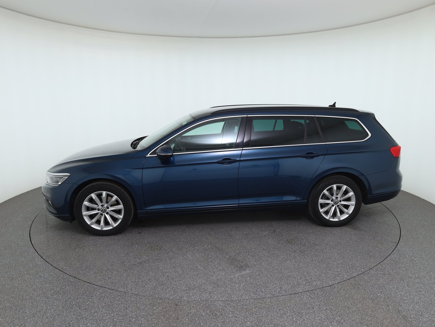 VW Passat Variant Business TDI DSG | Bild 8 von 35