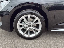 Audi A3 Sportback TFSI 85kW Entry in Brillantschwarz