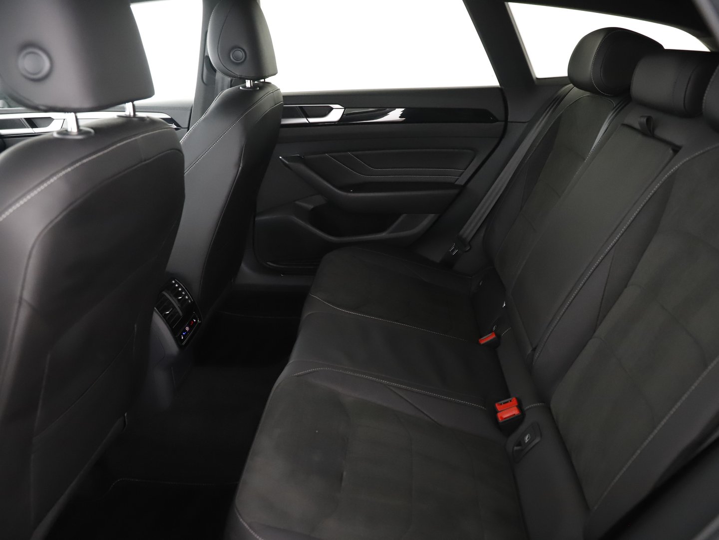 VW Arteon SB R-Line TDI 4MOTION DSG | Bild 13 von 31