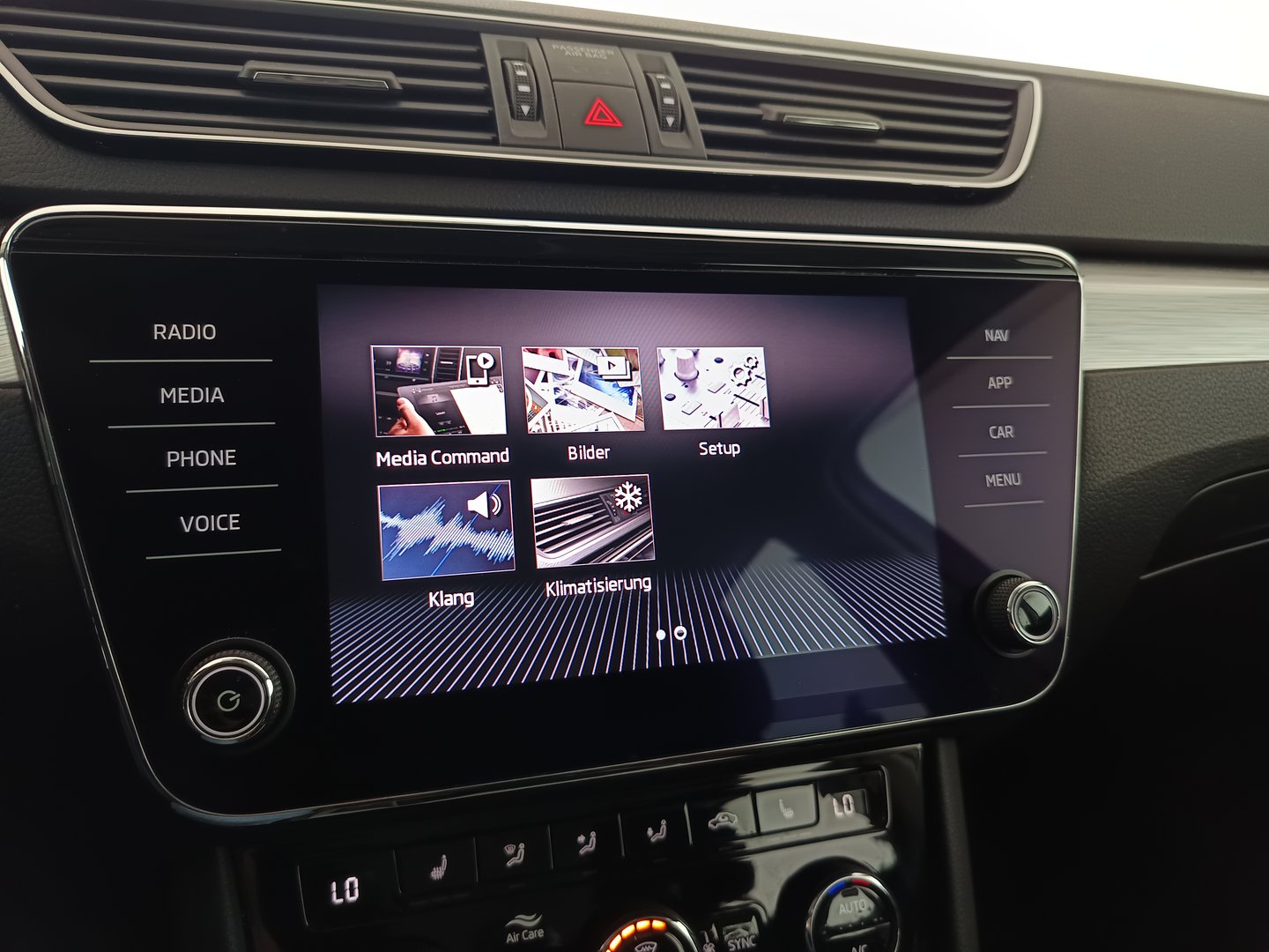 Škoda SUPERB Combi Ambition TDI | Bild 20 von 35
