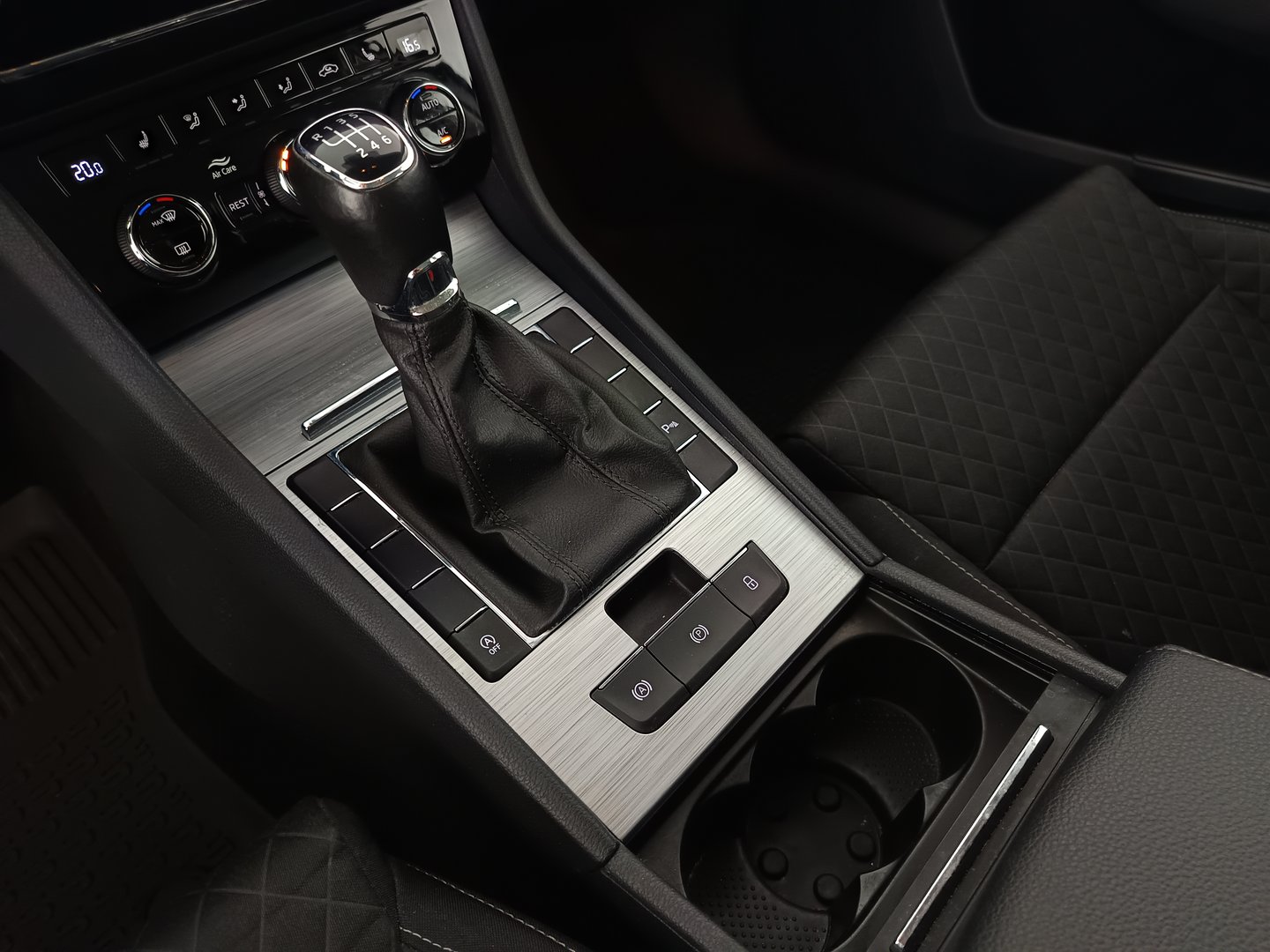 Škoda SUPERB Combi Ambition TDI | Bild 31 von 35