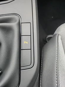 SEAT Arona FR 1.0 TSI in Liminal-Rot Dach Nacht-Schwarz