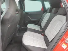 SEAT Arona FR 1.0 TSI in Liminal-Rot Dach Nacht-Schwarz