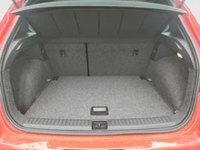 SEAT Arona FR 1.0 TSI in Liminal-Rot Dach Nacht-Schwarz