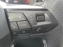 SEAT Arona FR 1.0 TSI in Liminal-Rot Dach Nacht-Schwarz