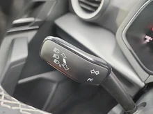SEAT Arona FR 1.0 TSI in Liminal-Rot Dach Nacht-Schwarz