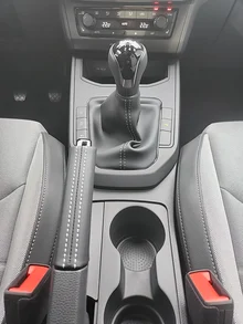 SEAT Arona FR 1.0 TSI in Liminal-Rot Dach Nacht-Schwarz