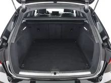 Audi A4 Avant 40 TDI advanced quattro in MYTHOSSCHWARZ METALLIC