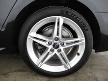 Audi A4 Avant 40 TDI advanced quattro in MYTHOSSCHWARZ METALLIC