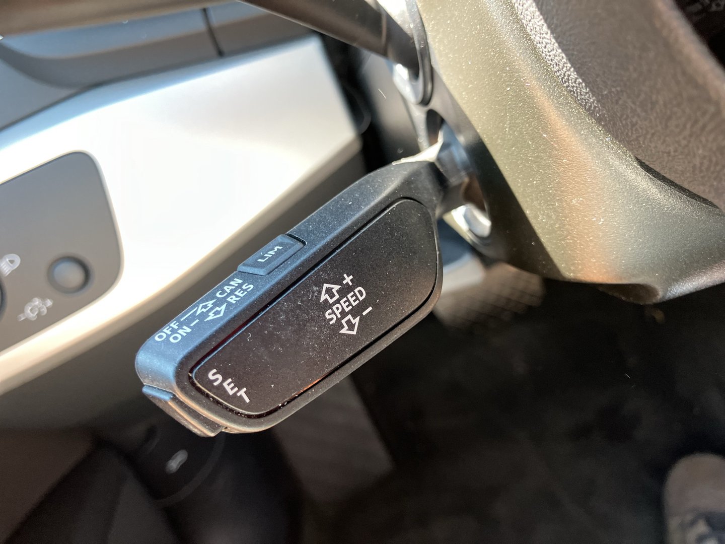Audi A4 Avant 30 TDI advanced | Bild 10 von 25