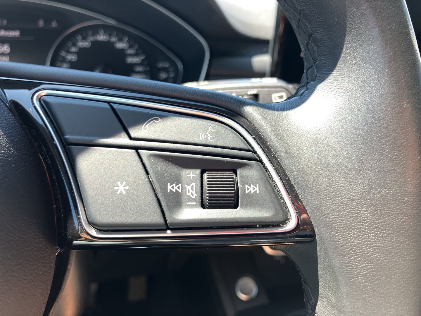 Audi A4 Avant 30 TDI advanced | Bild 9 von 25