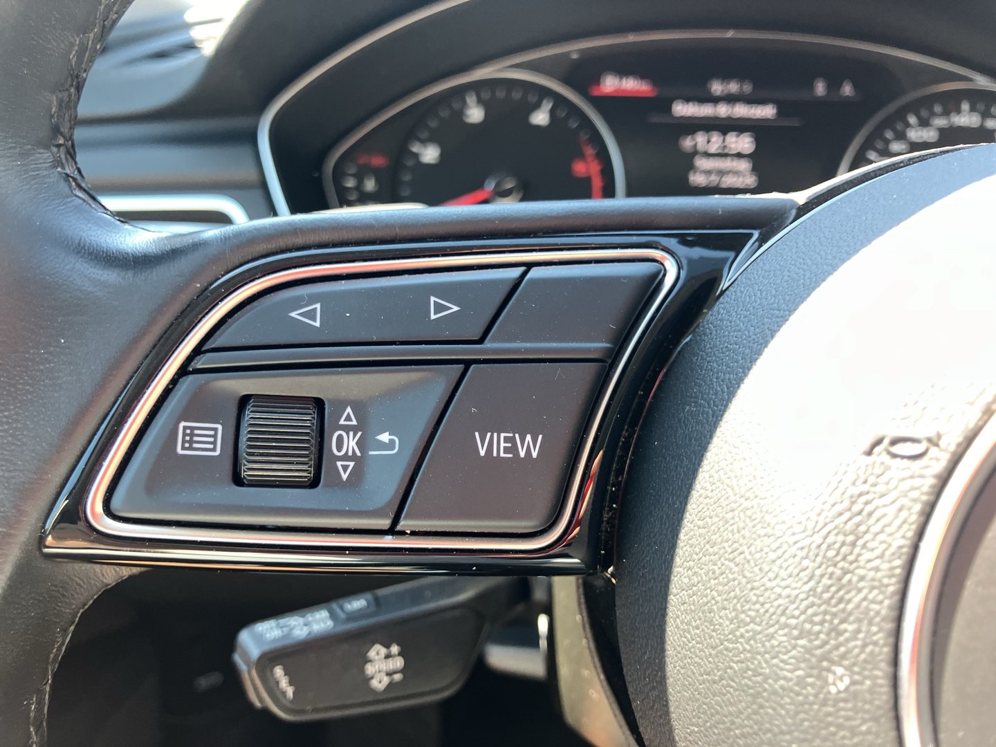 Audi A4 Avant 30 TDI advanced | Bild 8 von 25