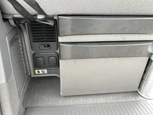 VW California Beach Camper TDI in Puregrey / Deepblack Perleffekt