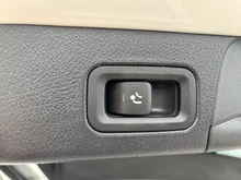 Mercedes B B 180 in polarweiß