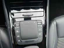 Mercedes B B 180 in polarweiß