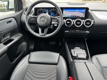 Mercedes B B 180 in polarweiß