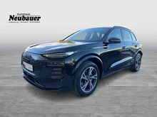 Audi Q6 e-tron quattro 285 kW in 0E Mythosschwarz Metallic