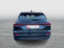 Audi Q6 e-tron quattro 285 kW in 0E Mythosschwarz Metallic