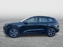 Audi Q6 e-tron quattro 285 kW in 0E Mythosschwarz Metallic
