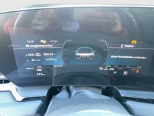 Audi Q6 e-tron quattro 285 kW in 0E Mythosschwarz Metallic