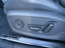Audi Q6 e-tron quattro 285 kW in 0E Mythosschwarz Metallic