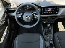 Škoda Kamiq Essence TSI DSG in Graphit-Grau Metallic