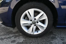 VW Golf Life TDI DSG in H7 Atlantic Blue Metallic
