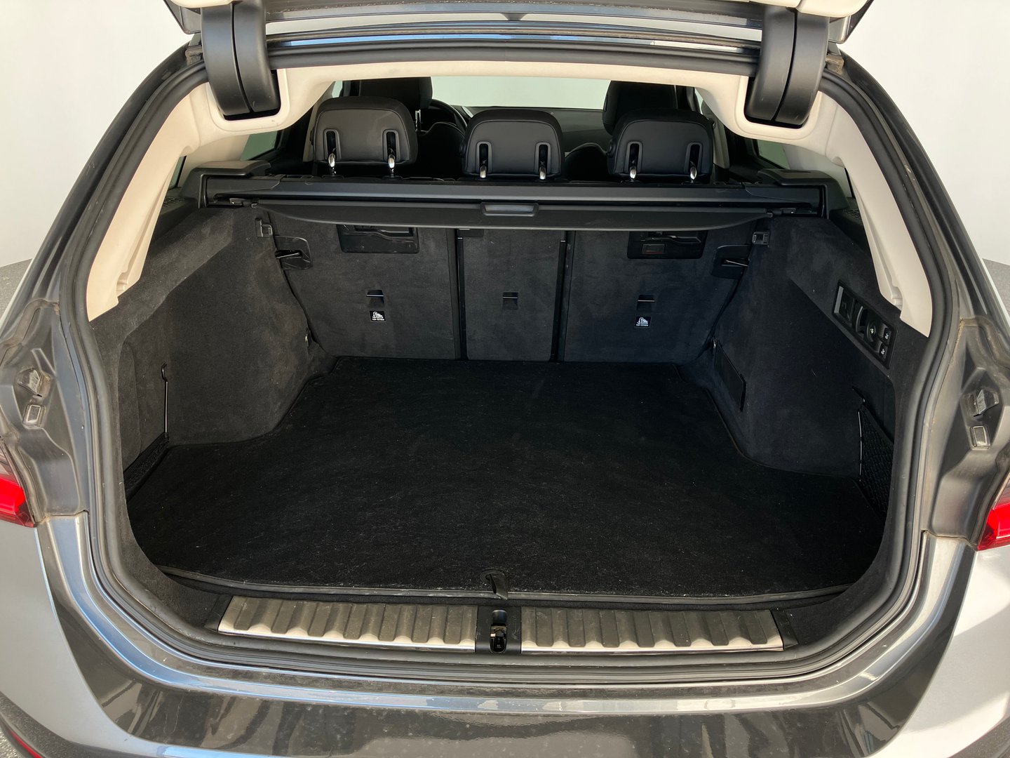 BMW 318d 48 V Touring Aut. | Bild 19 von 22