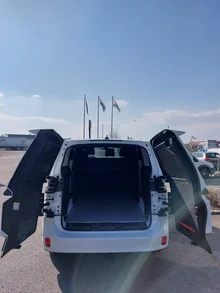 Thumbnail-Foto von Fahrzeug