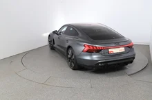 Audi e-tron GT in daytonagrau perleffekt